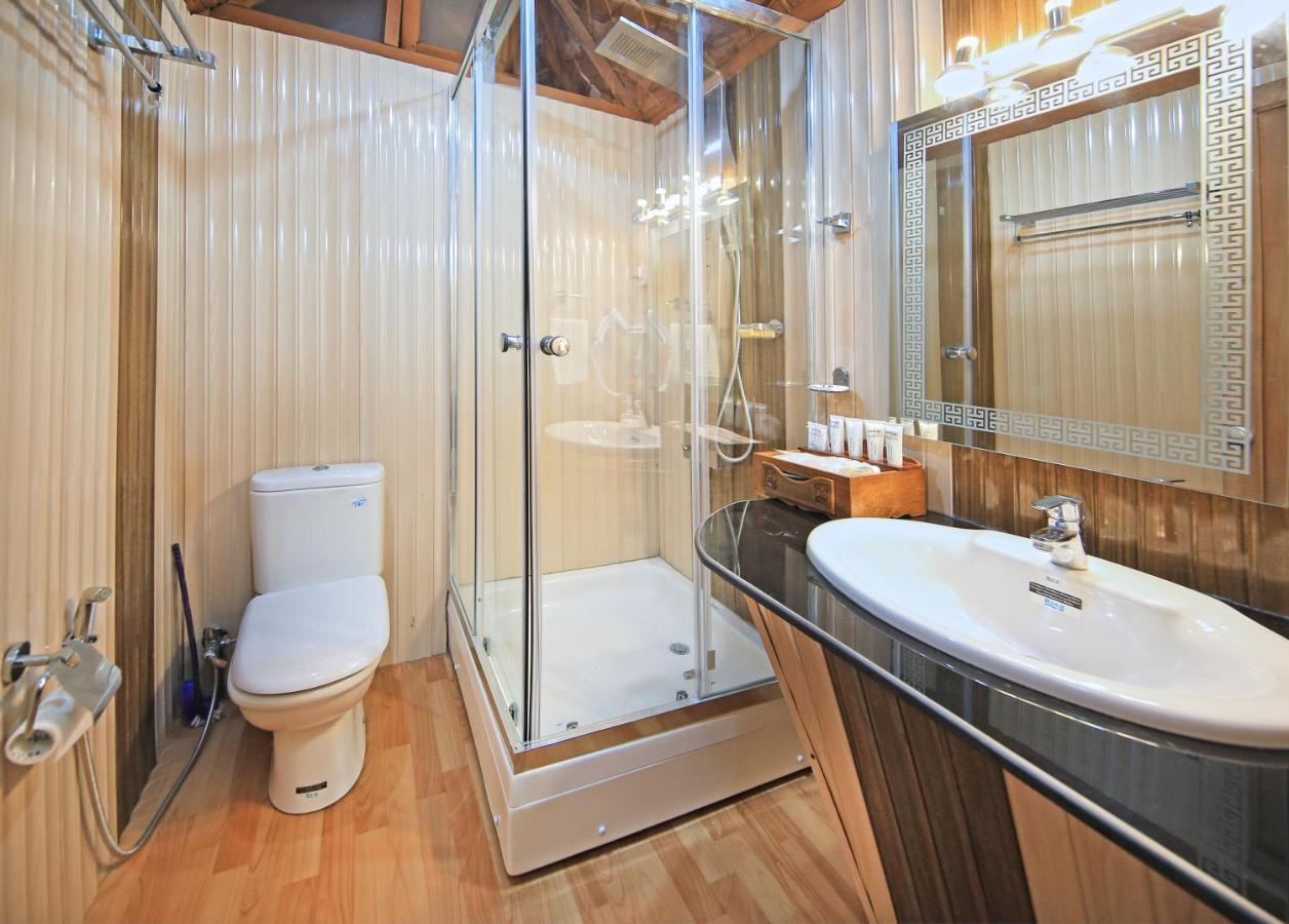 Kolu Group Of Houseboats Hotel Srinagar  Ngoại thất bức ảnh
