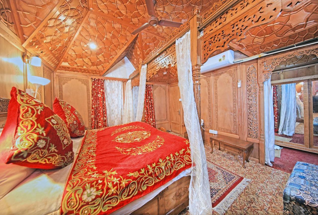 Kolu Group Of Houseboats Hotel Srinagar  Ngoại thất bức ảnh