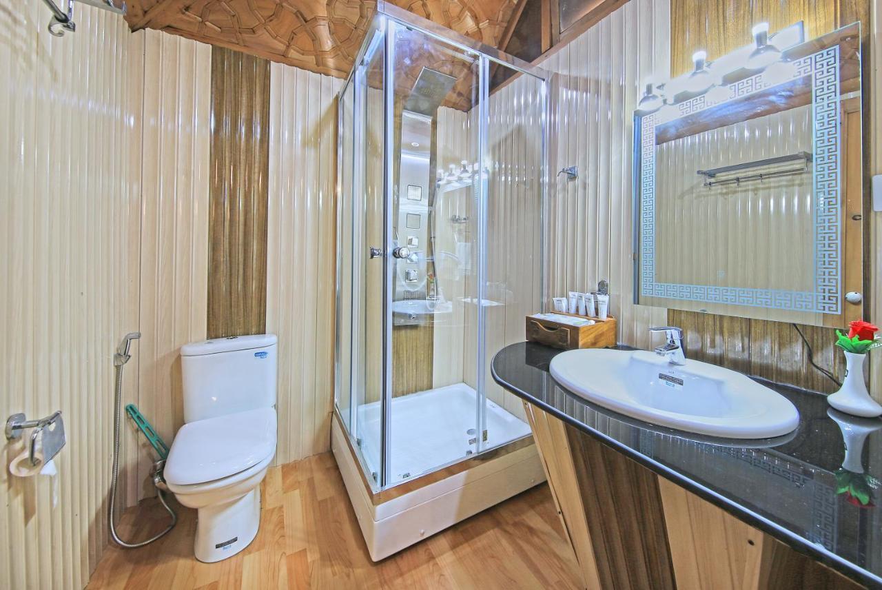 Kolu Group Of Houseboats Hotel Srinagar  Ngoại thất bức ảnh