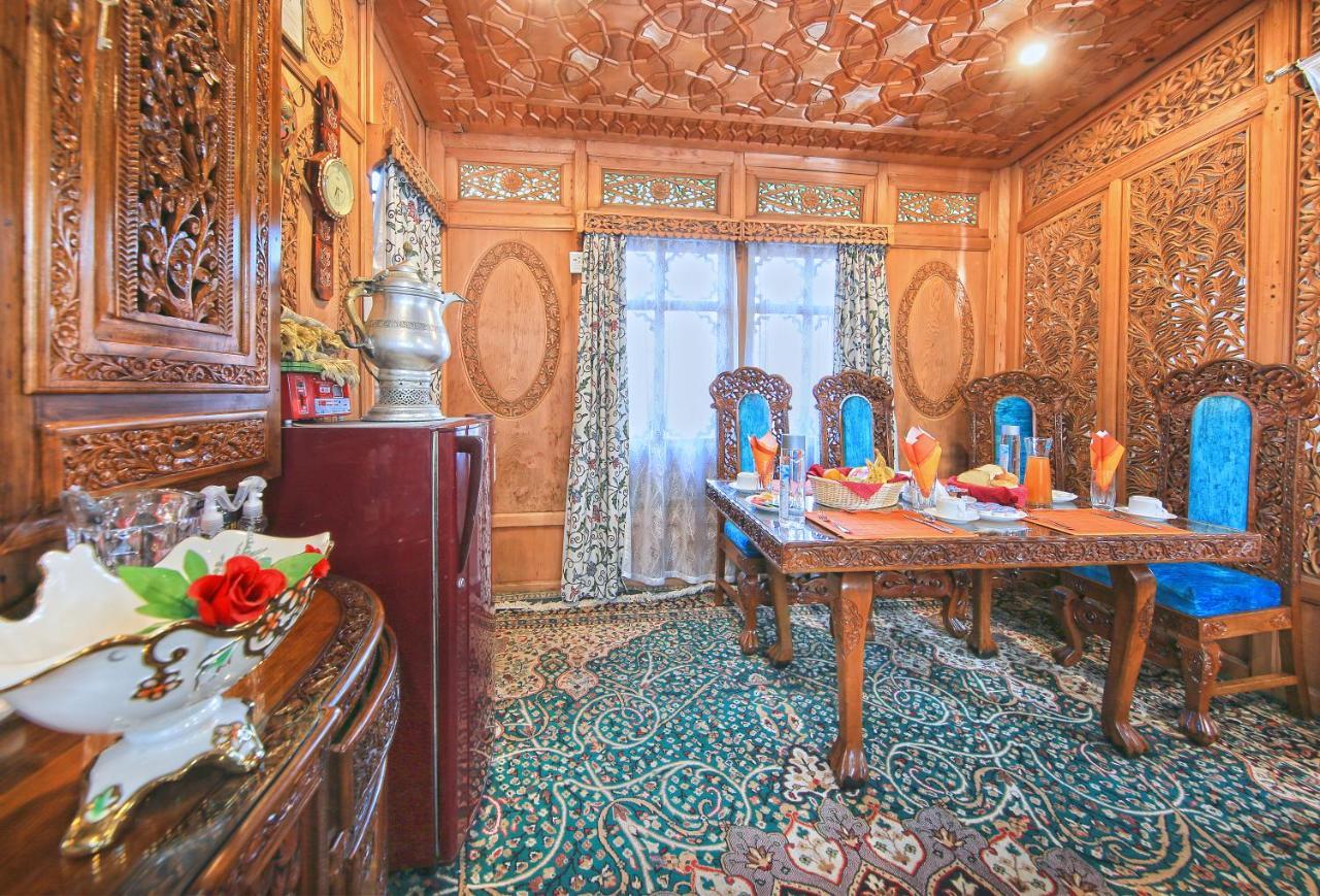 Kolu Group Of Houseboats Hotel Srinagar  Ngoại thất bức ảnh