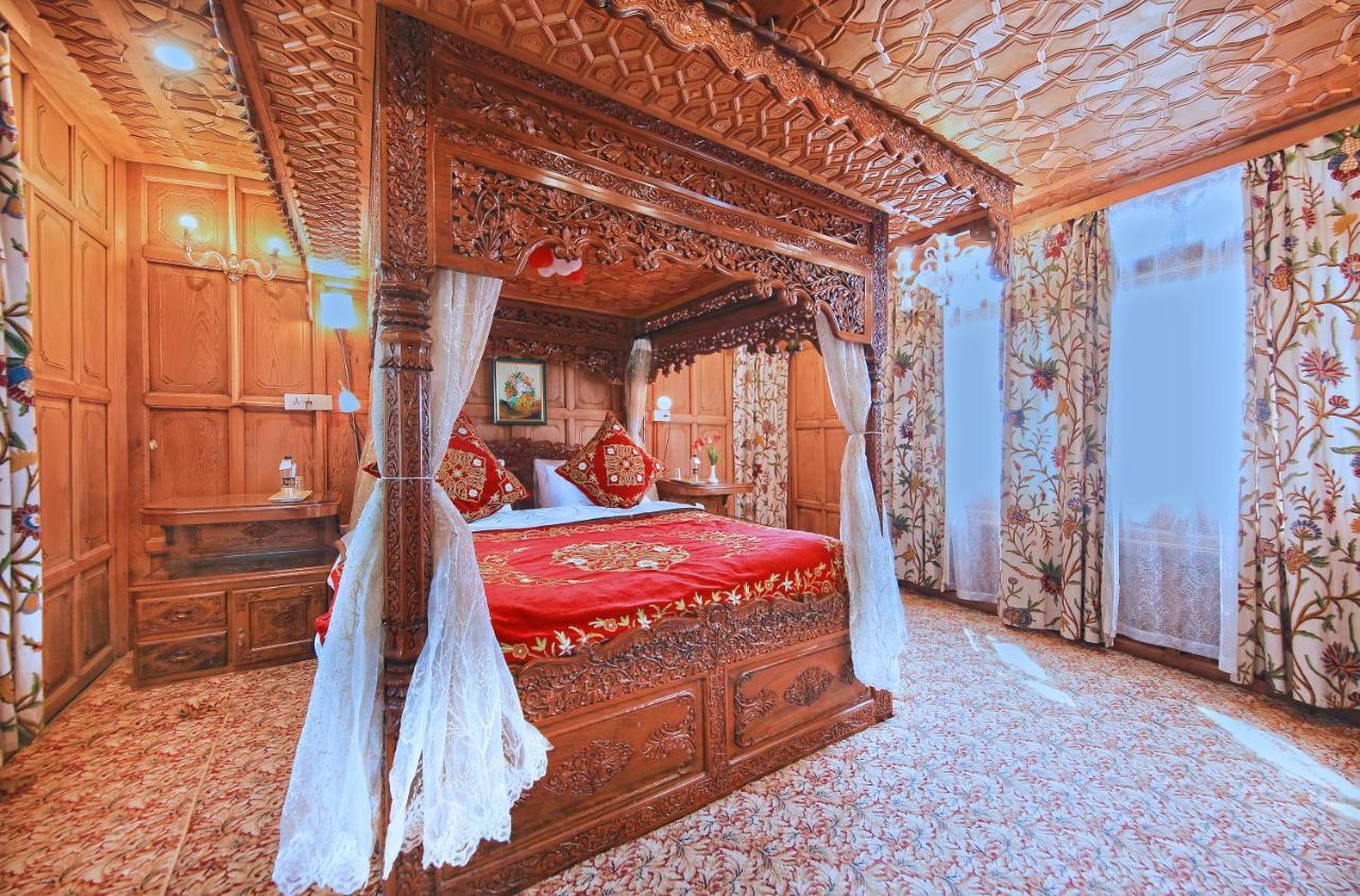 Kolu Group Of Houseboats Hotel Srinagar  Ngoại thất bức ảnh