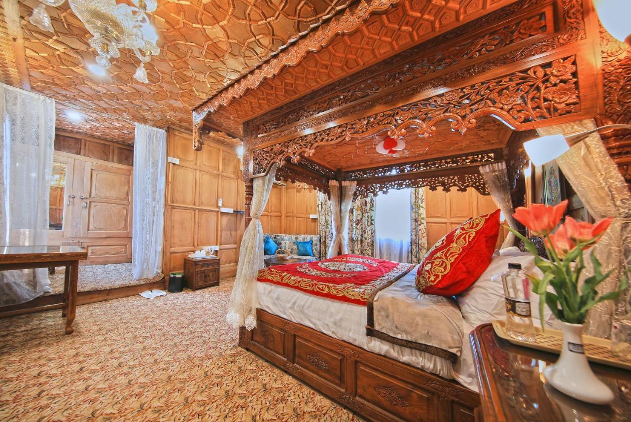 Kolu Group Of Houseboats Hotel Srinagar  Ngoại thất bức ảnh