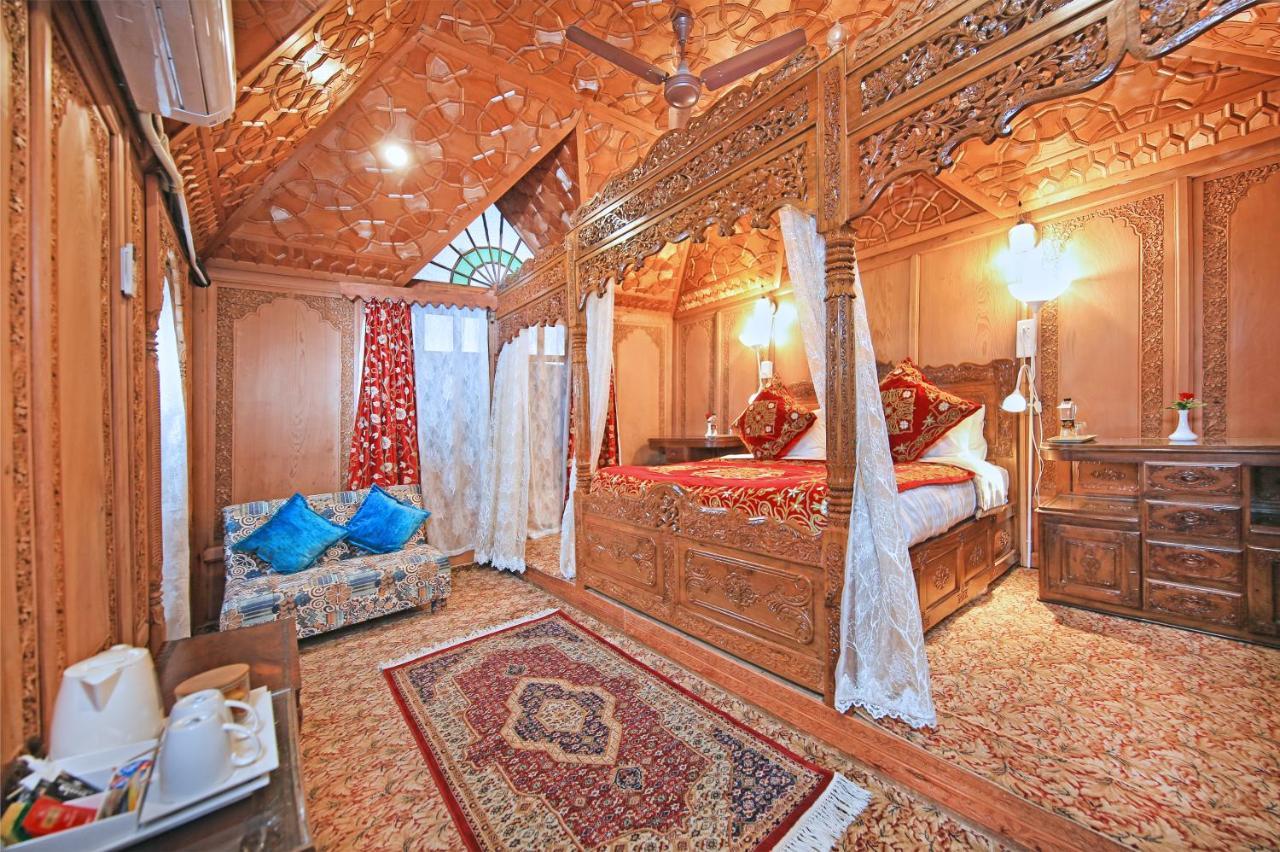 Kolu Group Of Houseboats Hotel Srinagar  Ngoại thất bức ảnh