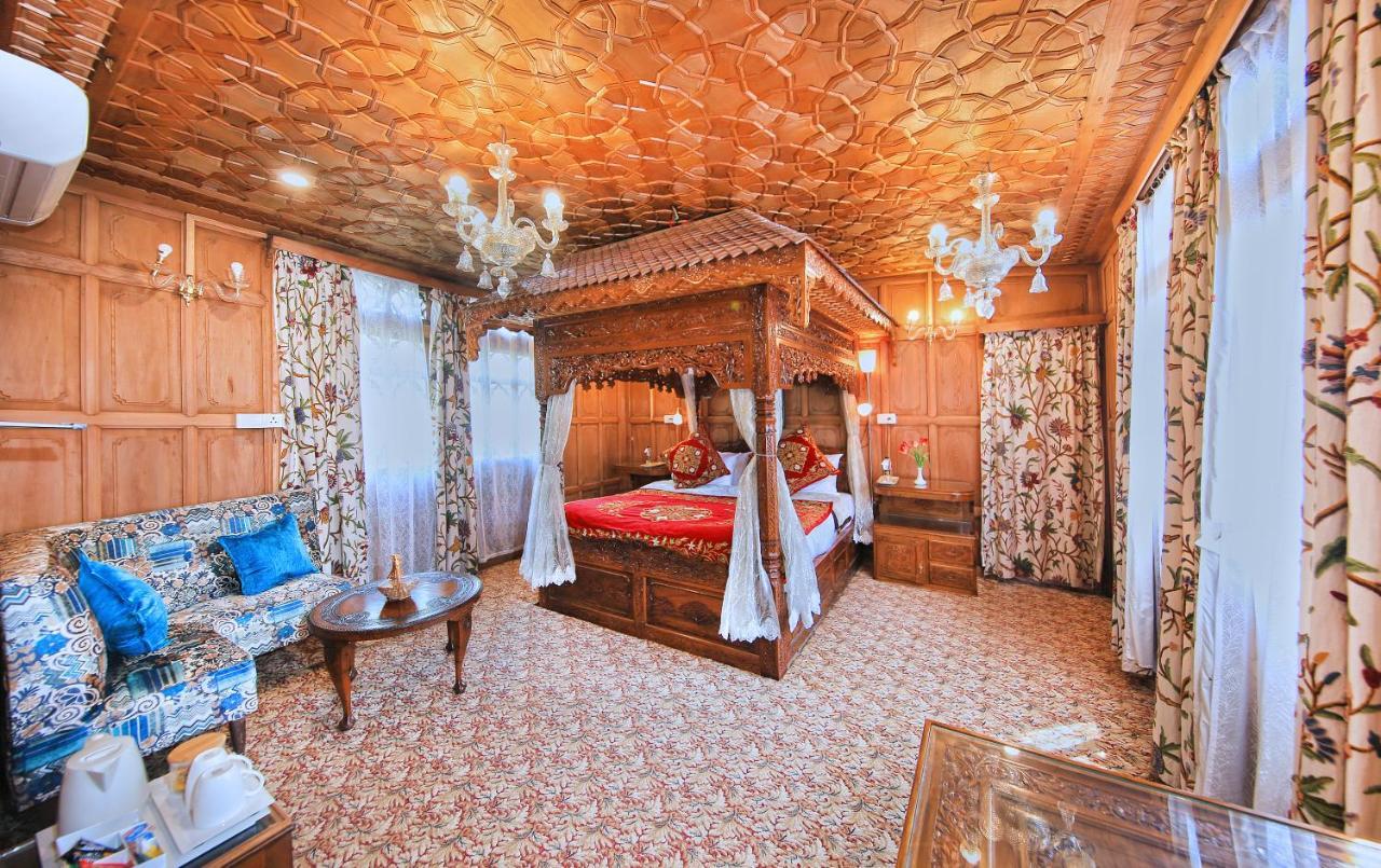 Kolu Group Of Houseboats Hotel Srinagar  Ngoại thất bức ảnh
